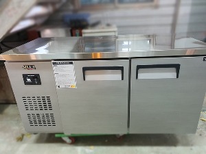 유니크 테이블냉장고(1500/디지털)
