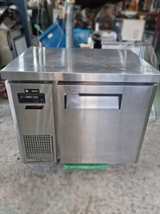 간냉식 테이블냉장고(900)